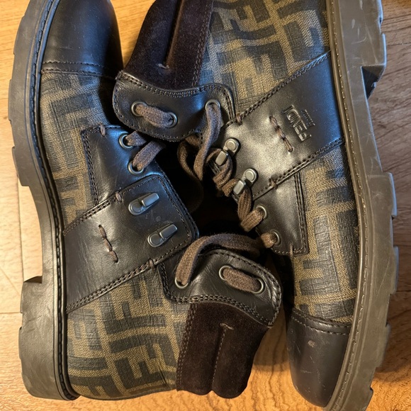 Men’s lace up boots - Picture 2 of 6